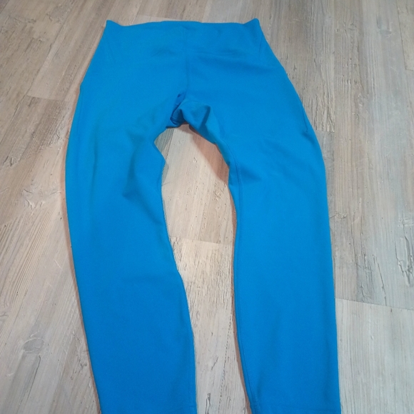 Lululemon - Picture 2 of 6